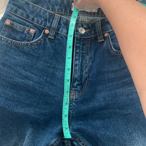 Free People‎ We the Free High Rise Mom Jeans. Size 26x27 - Picture 9 of 12